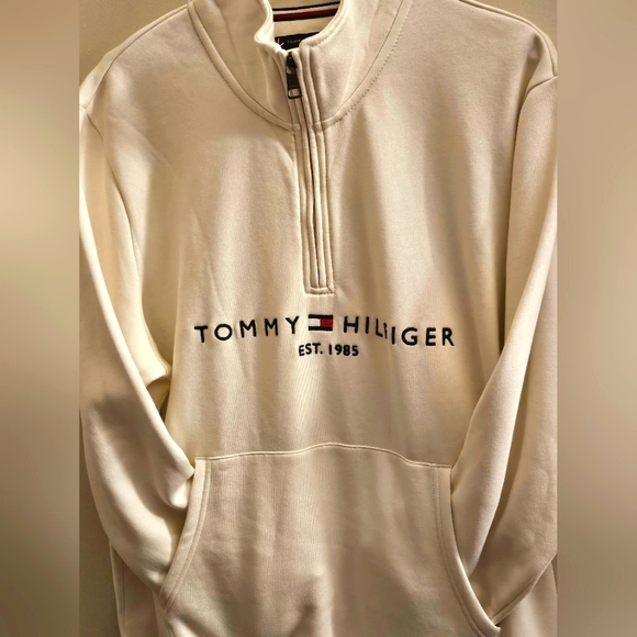 Tommy Hilfiger new - Picture 1 of 3